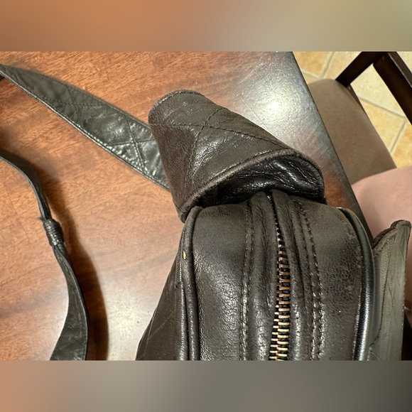 Black Chanel Vintage Crossbody - Picture 6 of 11